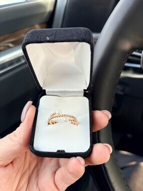 Gorgeous 14k solid gold and fresh water Pearl Women's Ring
